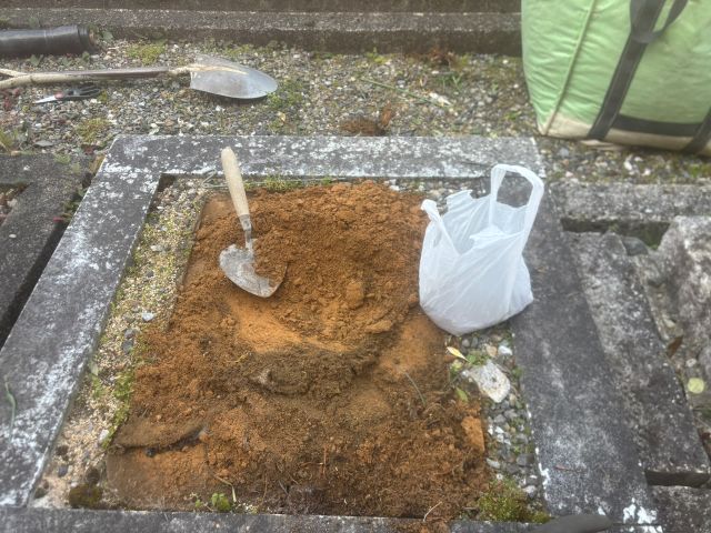 大垣市正福寺　お墓じまい工事　①墓石解体